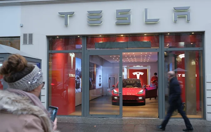 Tesla commence à prendre des commandes de Model 3 dans certains pays européens